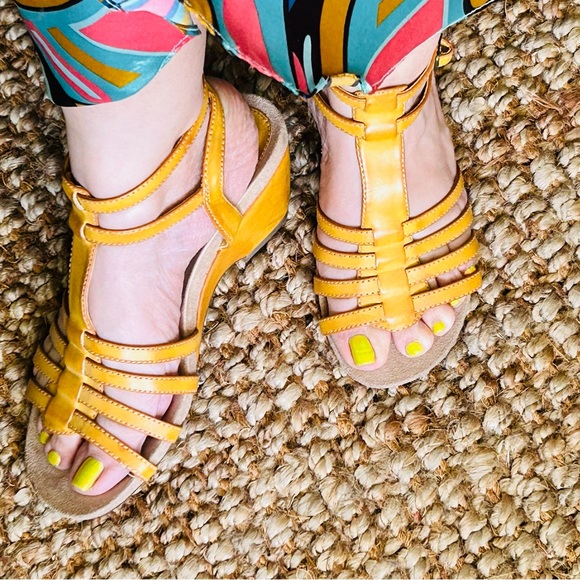 Mossimo Supply Co yellow 3” strappy wedge heel sandals Size 8. EUC - Picture 8 of 13